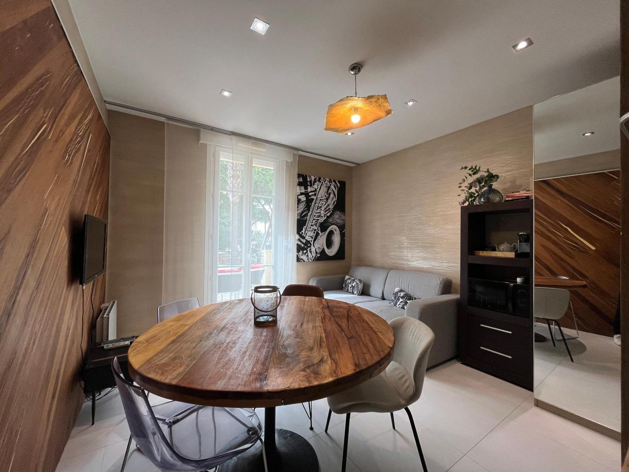 Appartement Sur La Pinede A Juan Les Pins Antibes Exteriör bild